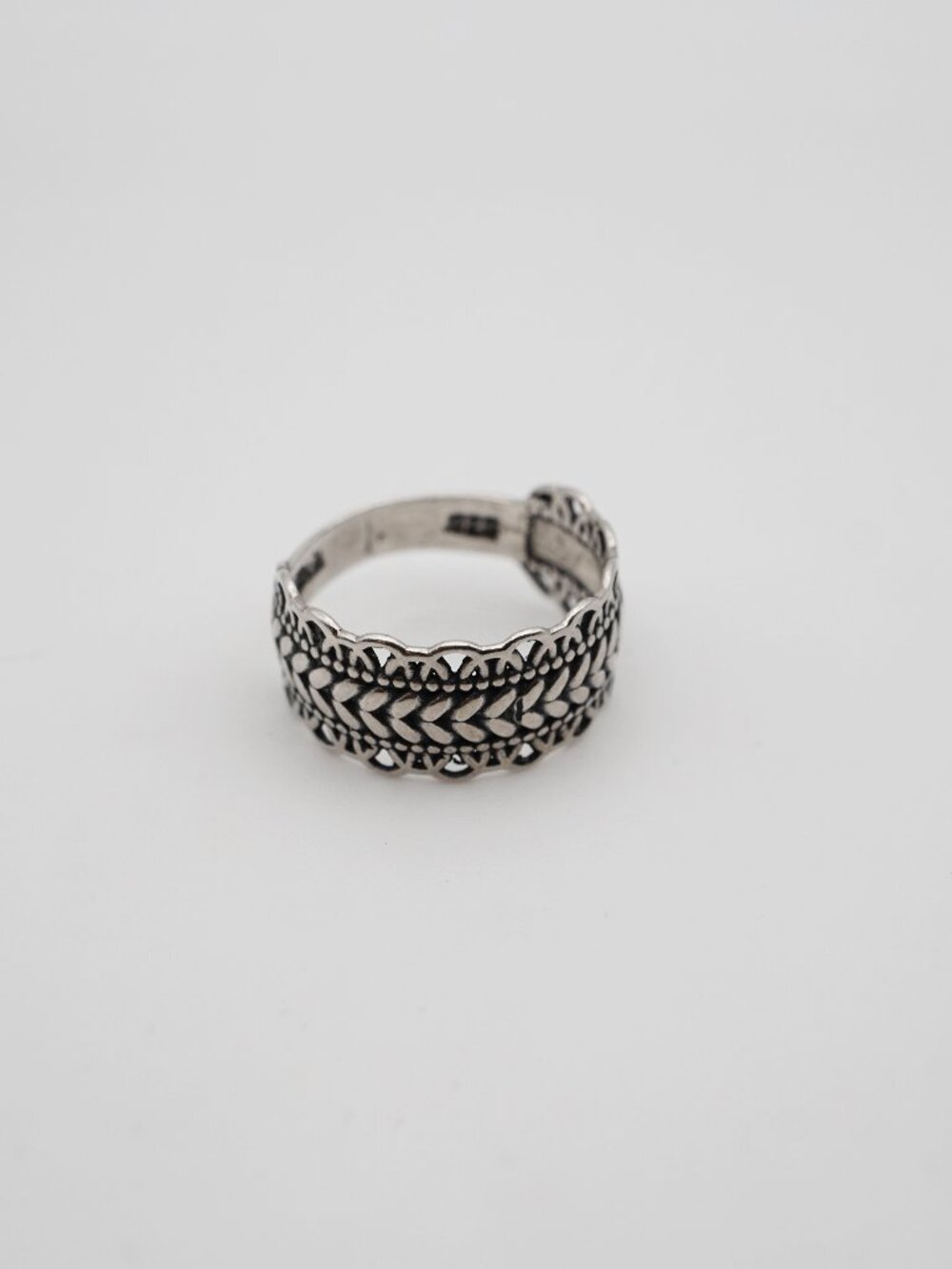 REBA0985 vintage sterling silver bohemian ring size 7 US